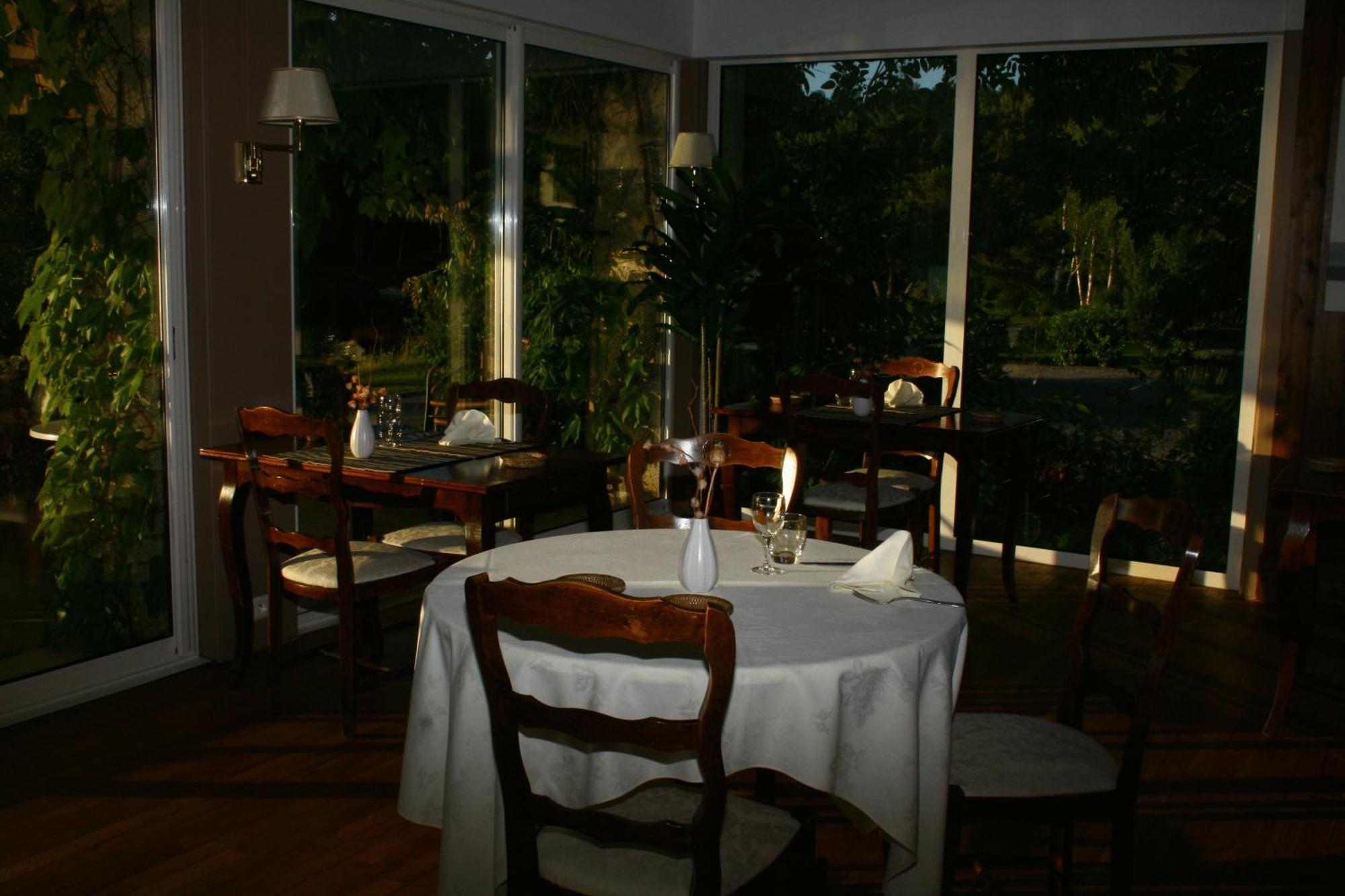 Neuvic  Logis Hotel Du Lac מראה חיצוני תמונה